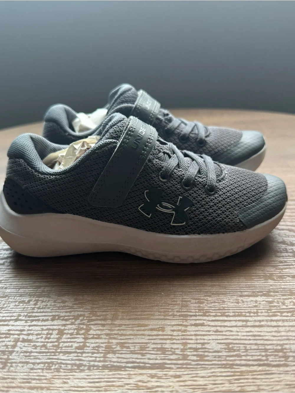 🧸 Under Armour | Gray & White Sneakers